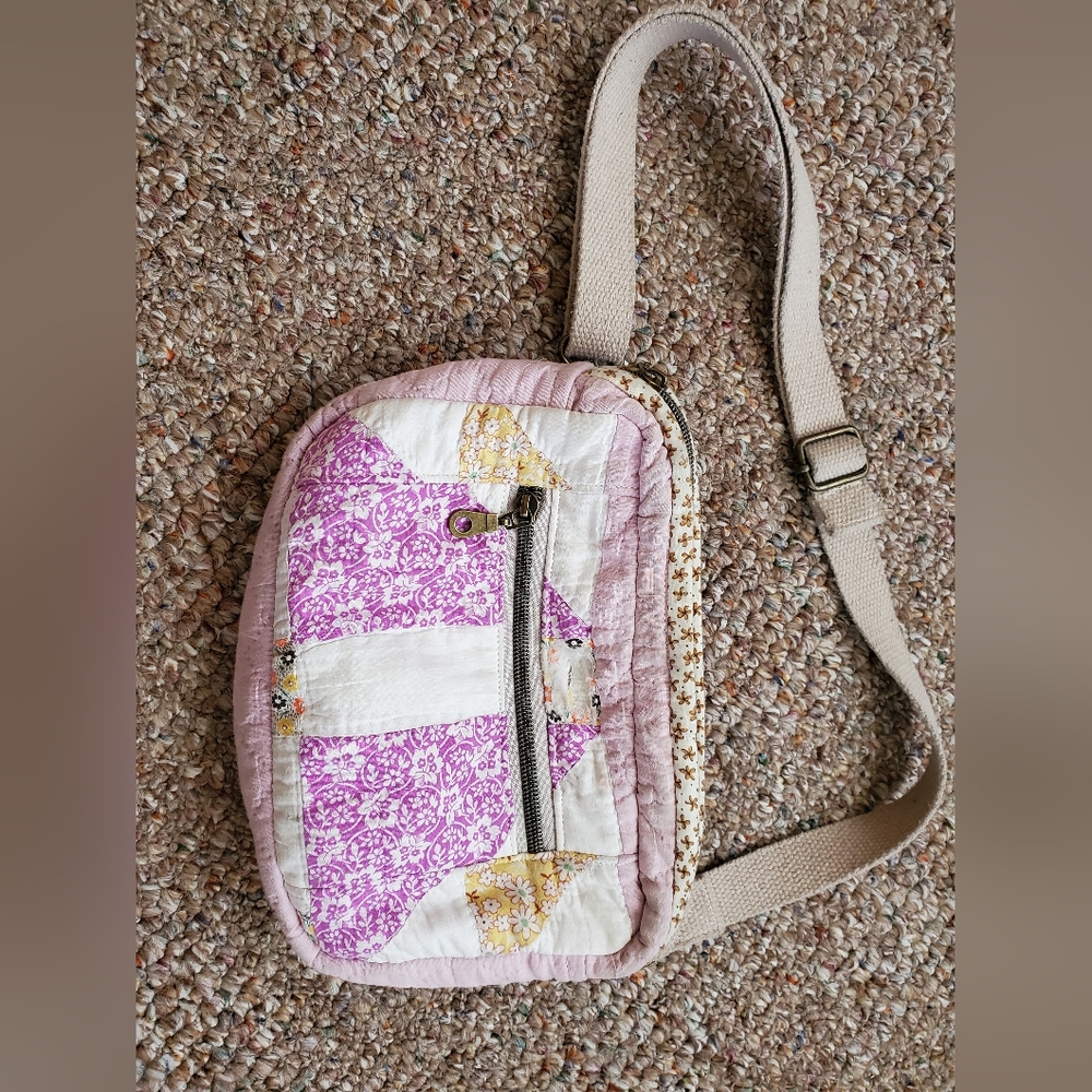 Vintage handmade quilt belt bag fanny pack by plains and prairie